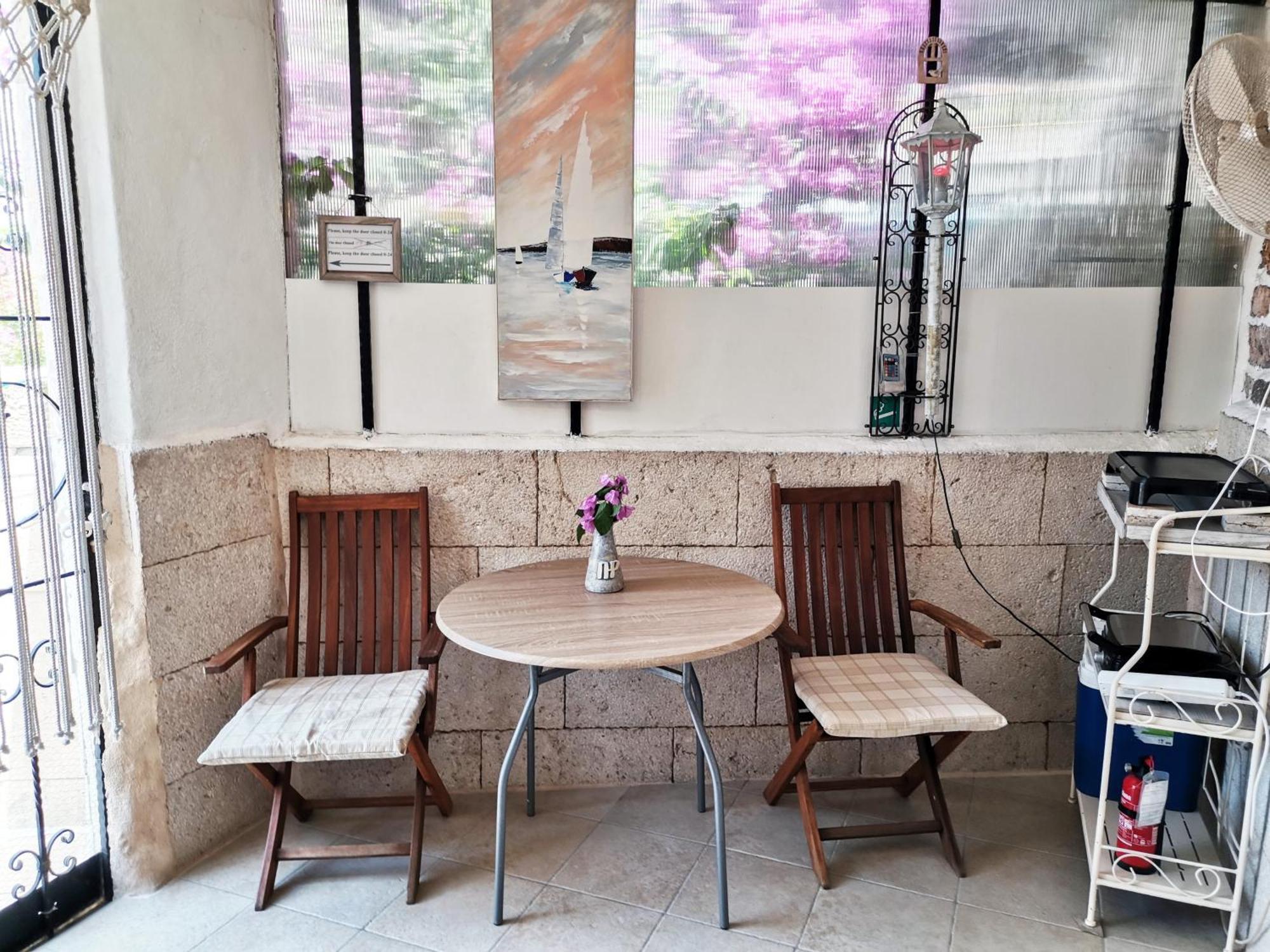 Apartment Alena With Terrace And Garden Center Jelsa Елса Экстерьер фото